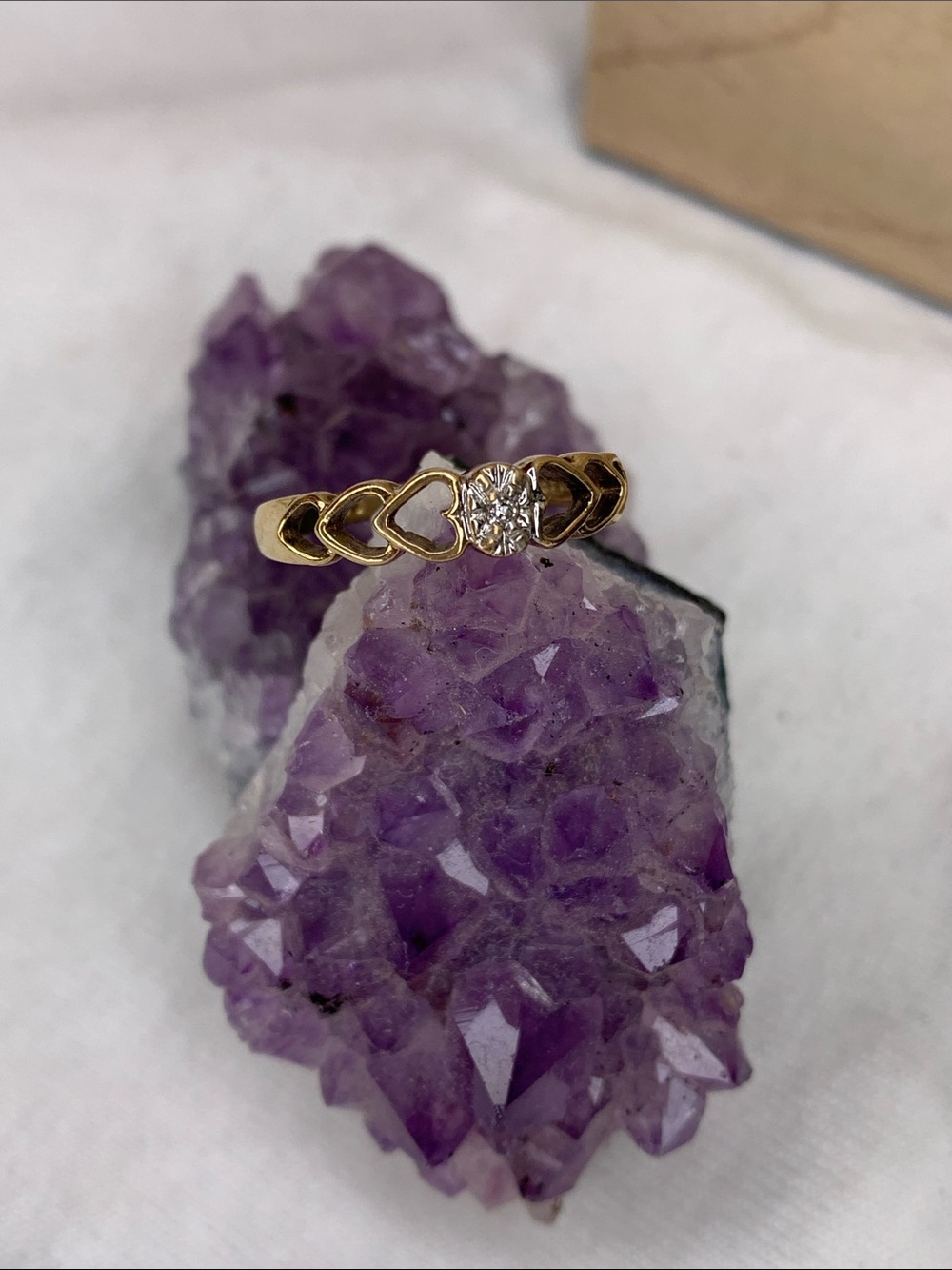 10 kart Gold Heart Link Ring with diamond Center Stone - Women's Jewelry